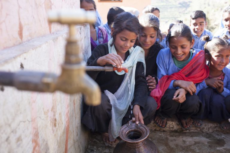 Bright futures begin with clean water | Oxfam Australia