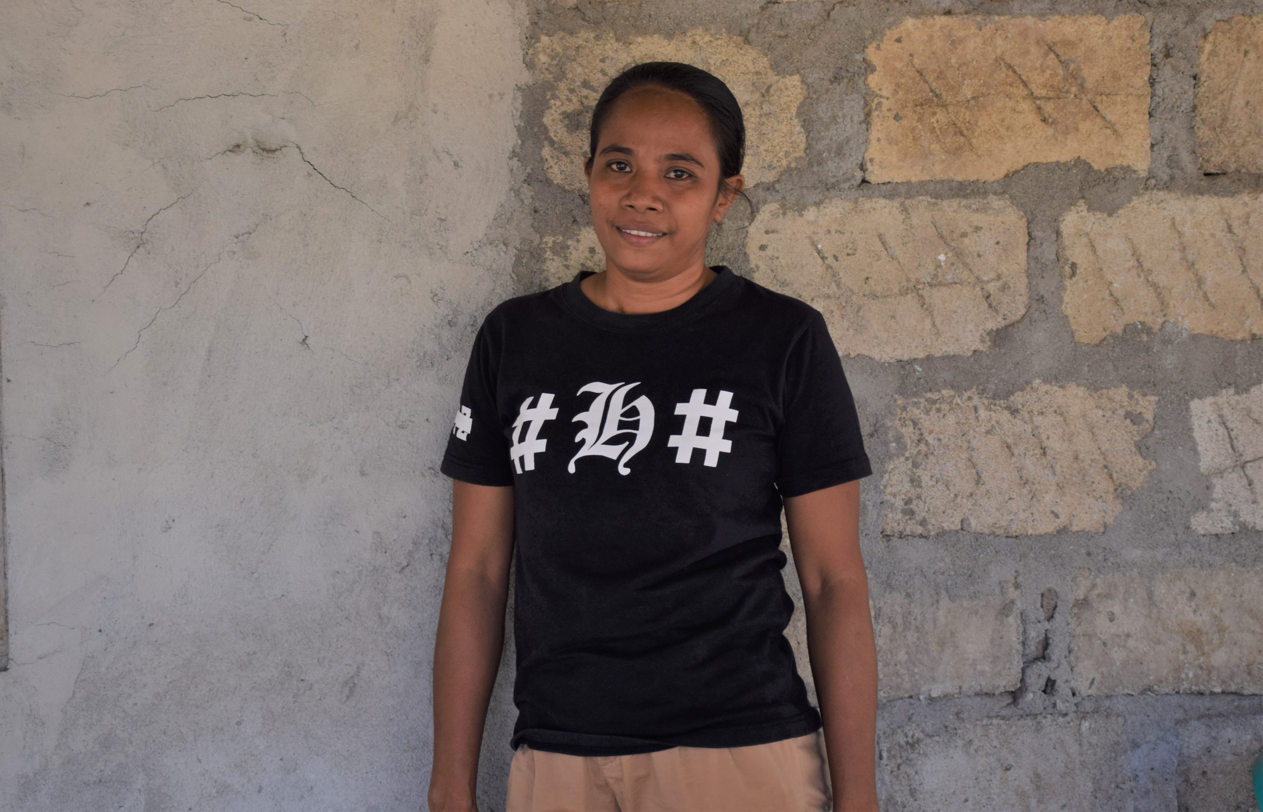 Oecusse, Timor-Leste: Ana started her own business after joining a savings group established by Oxfam and local partner Masine Neu Oecusse. Photo: Oxfam. This project is supported by the Australian Department of Foreign Affairs and Trade through the Australian NGO Cooperation Program (ANCP)