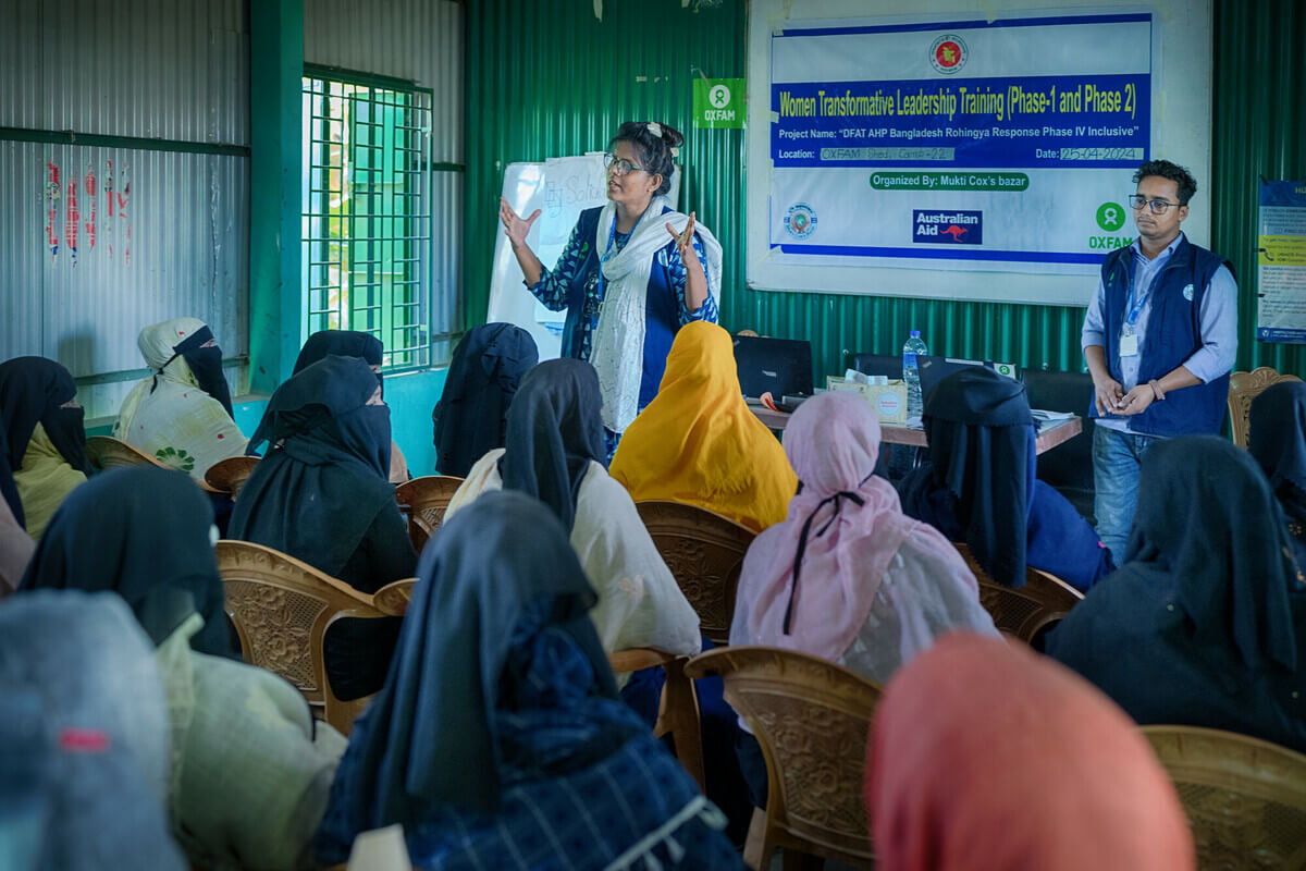 Cox's Bazar, Bangladesh: Women in the Rohingya refugee camp in Cox's Bazar participate in Women's Transformative Leadership Training run by Oxfam partner organisation, Mukti. Photo:Fabeha Monir/Oxfam. Oxfam acknowledges the support of the Australian Government through the Australian Humanitarian Partnership (AHP).